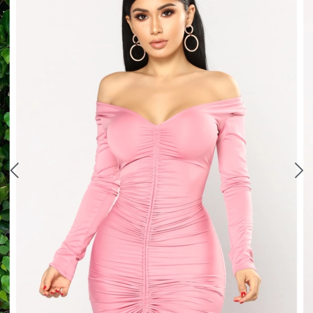 Fashion nova dress very stretchy